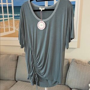 Umgee Women's Ruched Short Sleeve Top with Raw Hem Sleeves